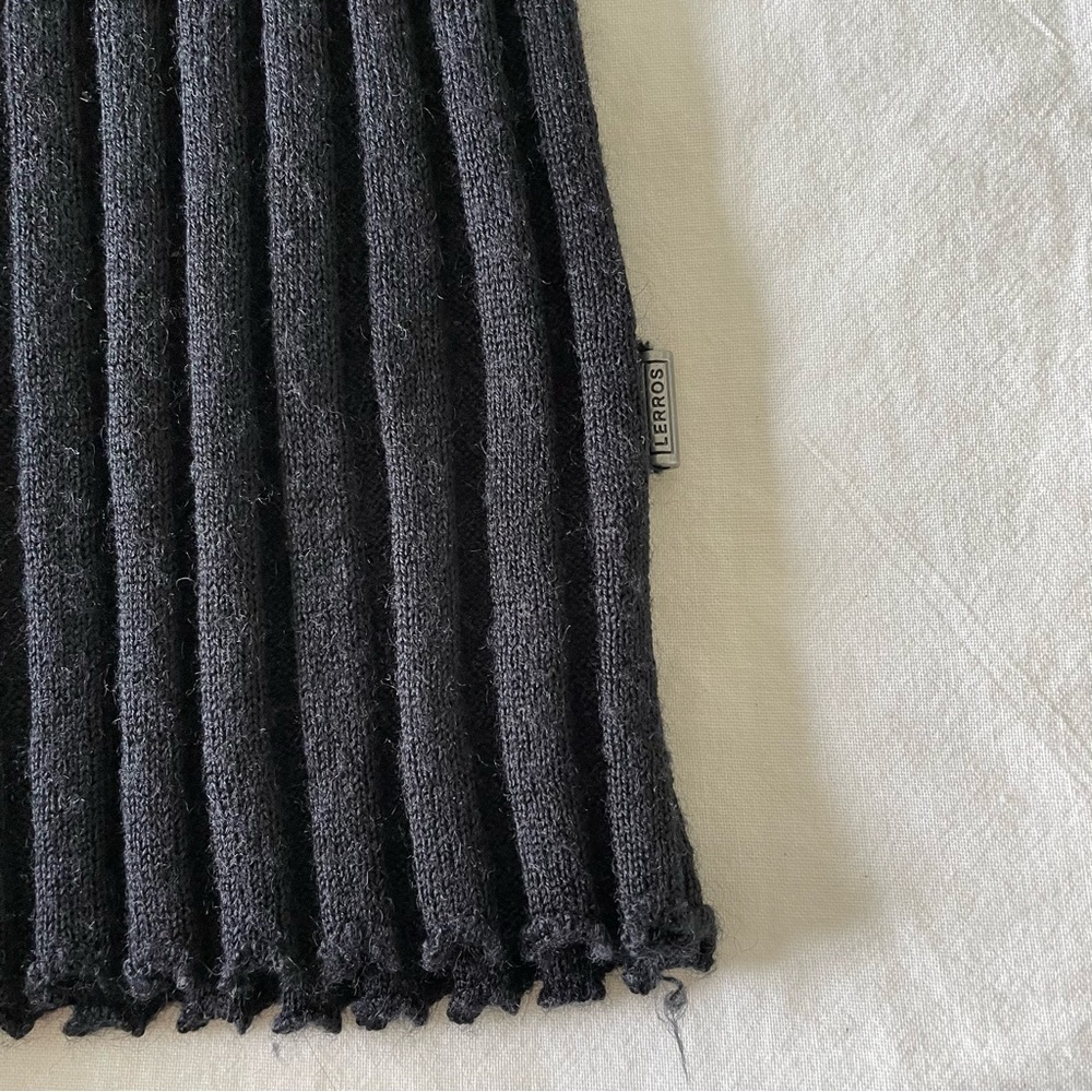 Ribbed Black Turtleneck Top - Picture 4 of 5